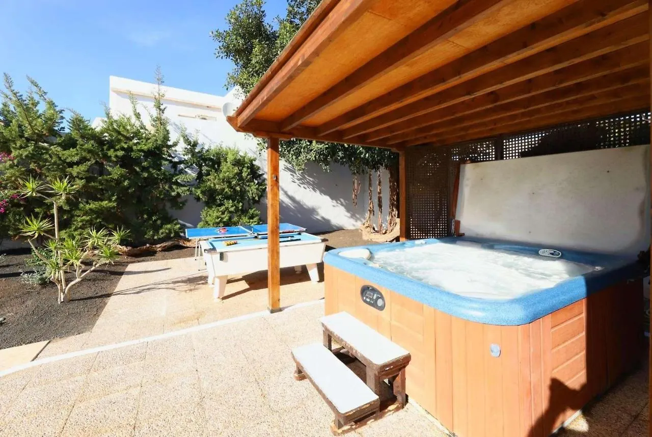 Cancilla Puerto del Carmen  Villa